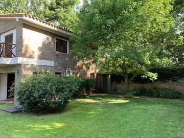 Venta Casa 4 Dormitorios en Rosario- Fisherton