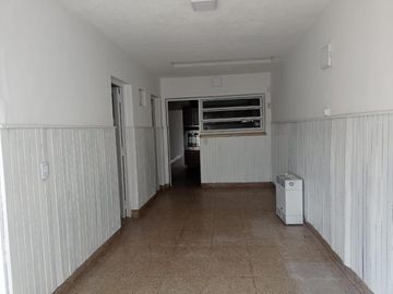 A metros Rafael Nuñez - Una Planta ,  3 dorm 2 Baños, Cochera doble , Vivienda o comercial