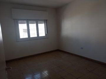 A metros Rafael Nuñez - Una Planta ,  3 dorm 2 Baños, Cochera doble , Vivienda o comercial
