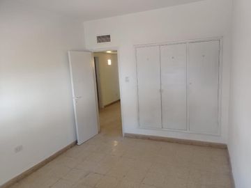 A metros Rafael Nuñez - Una Planta ,  3 dorm 2 Baños, Cochera doble , Vivienda o comercial
