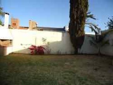 A metros Rafael Nuñez - Una Planta ,  3 dorm 2 Baños, Cochera doble , Vivienda o comercial