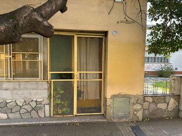 Departamento 4 amb en pozo en Munro con patio y coch. PARA EXIGENTES!