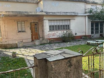 Departamento 4 amb en pozo en Munro con patio y coch. PARA EXIGENTES!