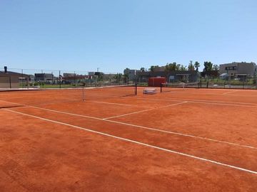 Espectacular casa a estrenar en  Venta en Barrio Santa Elisa