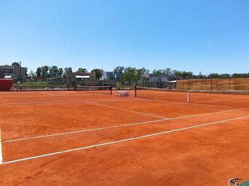 Espectacular casa a estrenar en  Venta en Barrio Santa Elisa