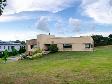 Espectacular casa en venta Club de Campo Loa Nogales