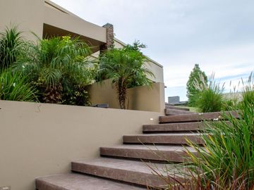 Espectacular casa en venta Club de Campo Loa Nogales