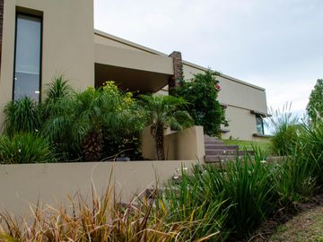 Espectacular casa en venta Club de Campo Loa Nogales