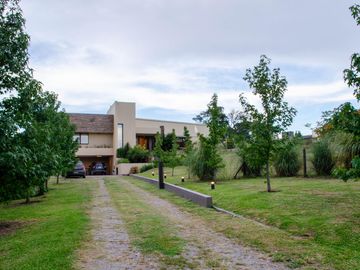 Espectacular casa en venta Club de Campo Loa Nogales