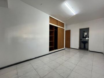 Casa en Zona Sur - 3 dormitorios - Cochera - Patio - Apta crédito.