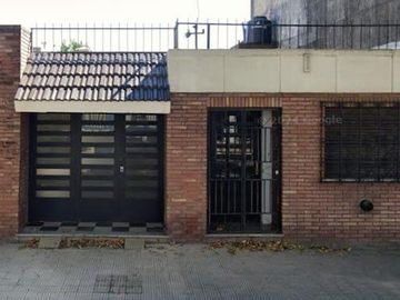 Casa en Zona Sur - 3 dormitorios - Cochera - Patio - Apta crédito.