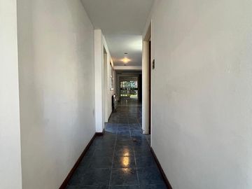 Casa en Zona Sur - 3 dormitorios - Cochera - Patio - Apta crédito.