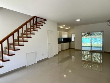 Casa tipo Triplex en Las Margaritas Village Pilar