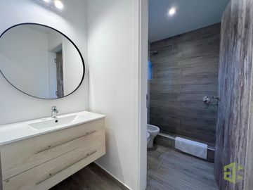 Casa en Venta. Cuatro Dormitorios. Pileta
