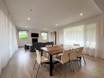 Casa en Venta. Cuatro Dormitorios. Pileta