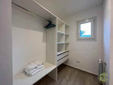 Casa en Venta. Cuatro Dormitorios. Pileta