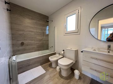 Casa en Venta. Cuatro Dormitorios. Pileta