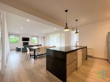Casa en Venta. Cuatro Dormitorios. Pileta