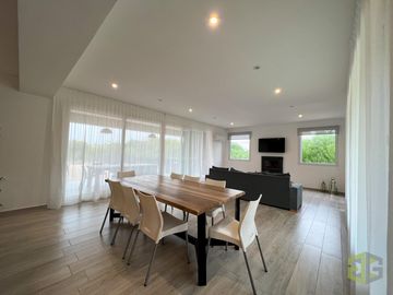 Casa en Venta. Cuatro Dormitorios. Pileta