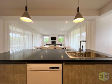 Casa en Venta. Cuatro Dormitorios. Pileta
