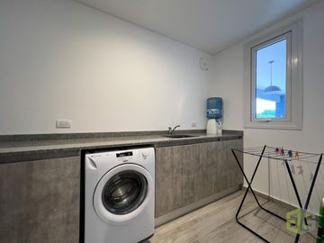 Casa en Venta. Cuatro Dormitorios. Pileta