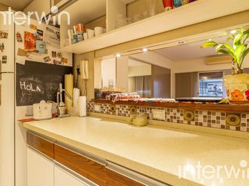 Departamento de 5 amb c/dep, refaccionado, cochera fija y baulera. Almagro - Venta