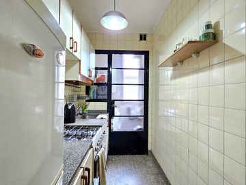 Malvinas Argentinas 200 - Departamento de 3 ambientes buen estado - Caballito