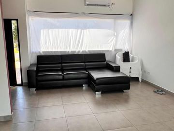 Casa en venta - 4 Dormitorios 2 Baños - Cochera - 1.800Mts2 - Ingeniero Maschwitz, Escobar