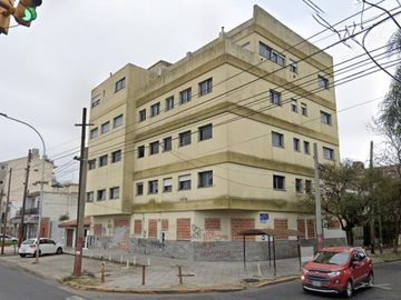 Edificio en venta - Ex Centro de internacion -  62 habitaciones - Lanús Oeste