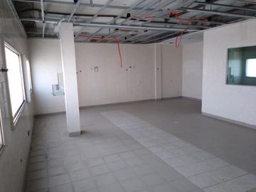 Edificio en venta - Ex Centro de internacion -  62 habitaciones - Lanús Oeste