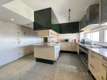 Venta piso de 7 ambientes con 3 cocheras - Palermo