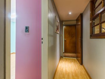VENTA Casa 5 ambientes Barrio Versalles , patio y cochera para dos autos  PERMUTA - APTO CREDITO
