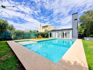 Casa en Venta Jose Hernandez al 2700, Funes.