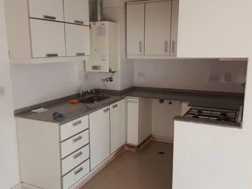 excelente 2 amb villa ballester centro