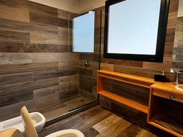 Casa en venta  3 dormitorios  con pileta  Barrio Ecuestre  Costa Esmeralda