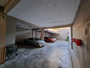 EXCELENTE SEMIPISO DE 2 AMBIENTES CON BALCON Y COCHERA CUBIERTA - VILLA PUEYRREDON