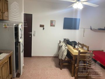 Practico departamento de 2 ambientes!!! Retasado!! toma vehiculo en parte de pago!!