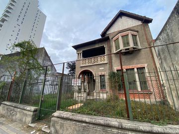 Casa en  BANFIELD