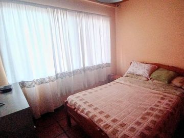 CASA EN VENTA CON CUATRO DORMITORIOS EN COSTA AZUL - OPORTUNDIAD - CON GAS NATURAL