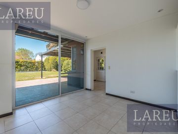 Casa en venta con renta - Barrio Privado Los Tacos