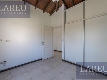 Casa en venta con renta - Barrio Privado Los Tacos