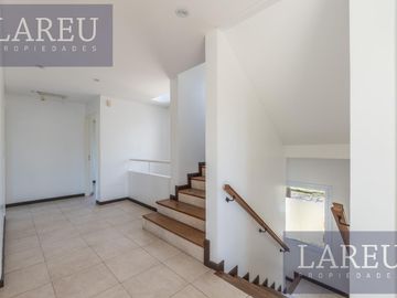Casa en venta con renta - Barrio Privado Los Tacos
