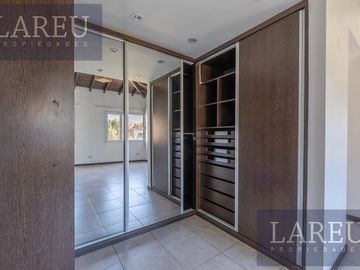 Casa en venta con renta - Barrio Privado Los Tacos