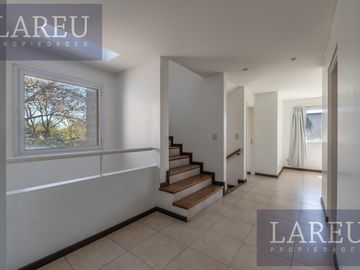 Casa en venta con renta - Barrio Privado Los Tacos