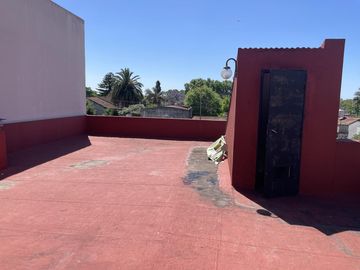 MB Ph en 1er Piso. al frente 4 Ambientes mas terraza. A 1 cuadra Estación José Marmol