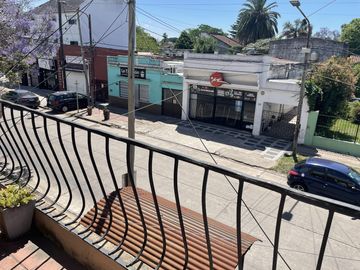 MB Ph en 1er Piso. al frente 4 Ambientes mas terraza. A 1 cuadra Estación José Marmol
