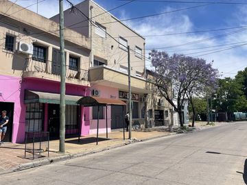 MB Ph en 1er Piso. al frente 4 Ambientes mas terraza. A 1 cuadra Estación José Marmol