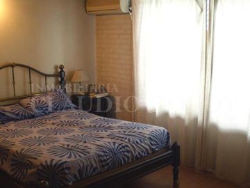 Chalet 5 amb en 2 plantas con fondo libre - El Palomar