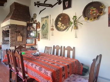 ¡Gran oportunidad! Casa en Florida Mitre, de 4 ambientes con gran jardín-En Venta