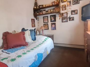 ¡Gran oportunidad! Casa en Florida Mitre, de 4 ambientes con gran jardín-En Venta